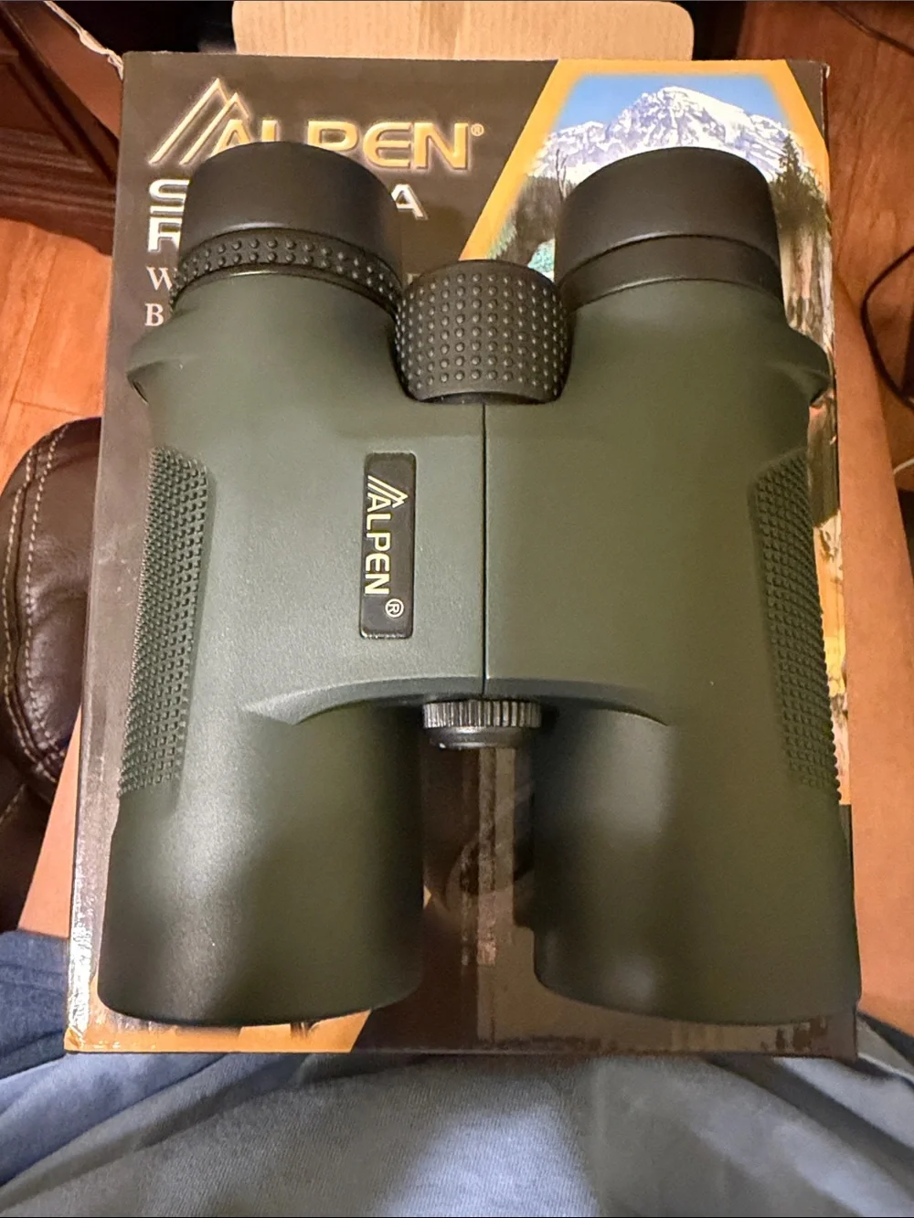 Shasta Ridge Waterproof Binoculars — Black